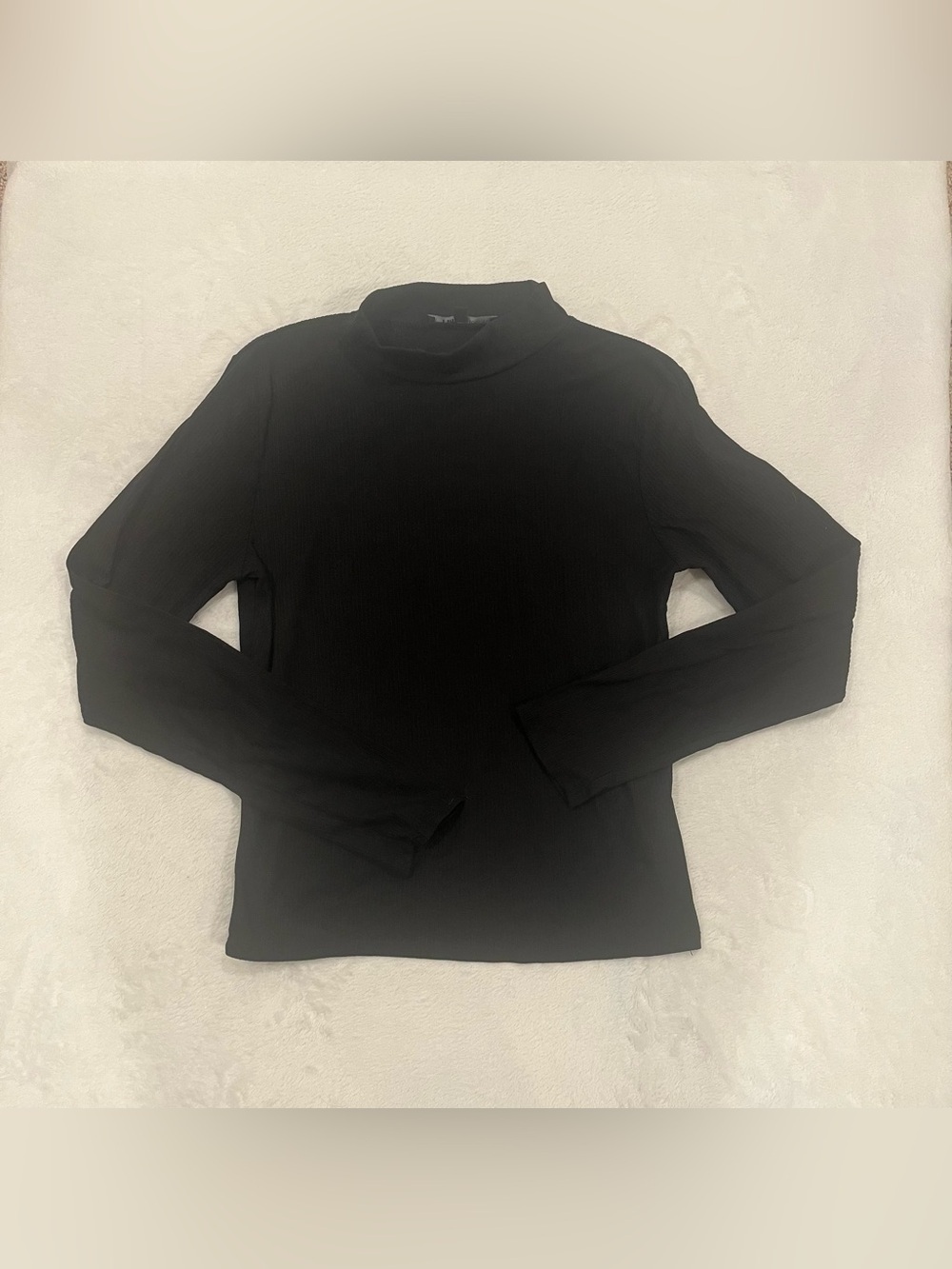 YMI Collections Black Ribbed Mock Neck Long Sleeve Top - Size L